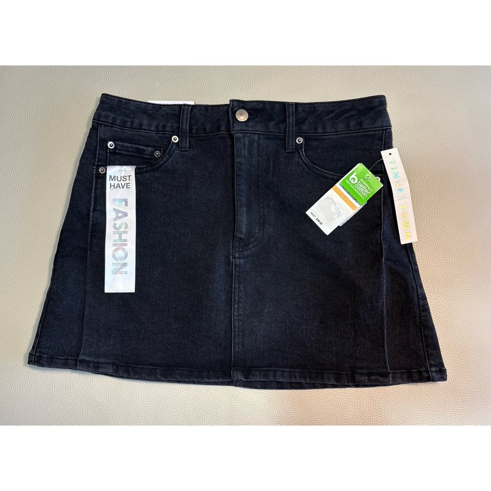 Tinseltown size 3 Black Denim Mini Skirt. NWT.
